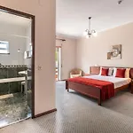 Hotel Colmeia