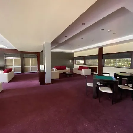 Hotel Colmeia Monte Real