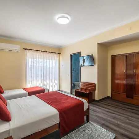 Colmeia Otel Monte Real