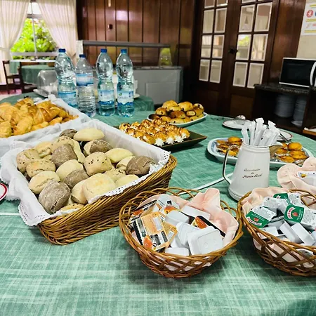 Colmeia 3* Monte Real