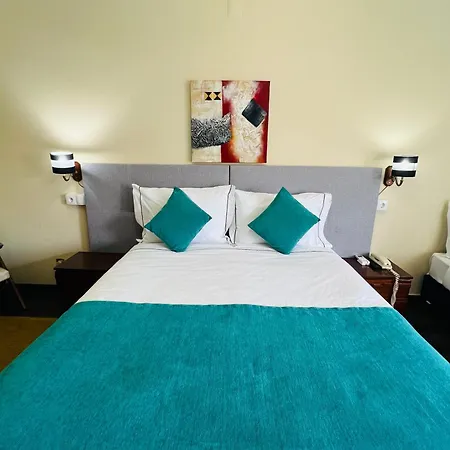 Colmeia Hotel Monte Real