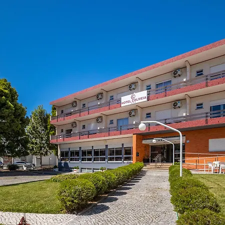 Colmeia Hotel Monte Real