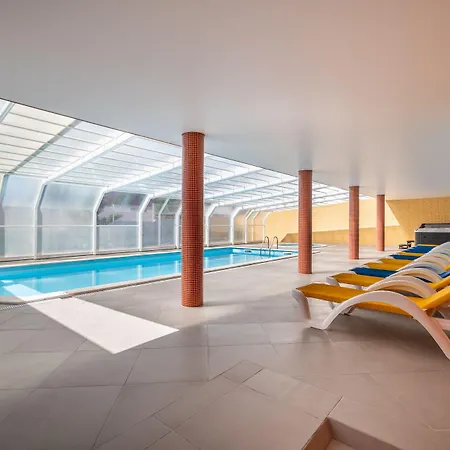 Hotel Colmeia Monte Real