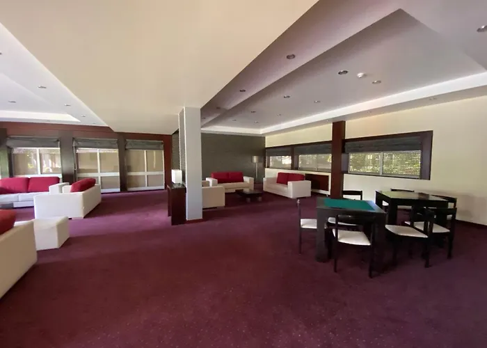 Hotel Colmeia Monte Real