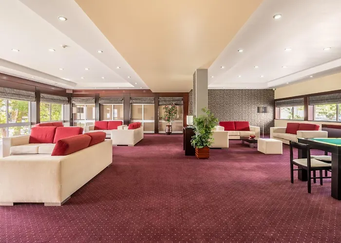 Colmeia 3* Monte Real