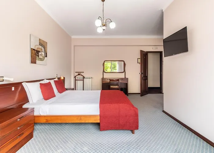 Colmeia 3* Monte Real