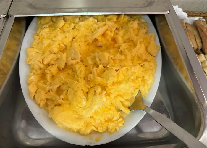 Hotel Colmeia Monte Real