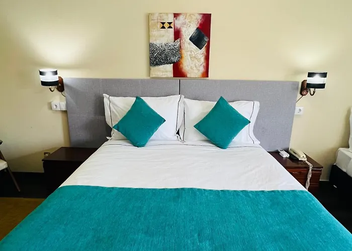 Colmeia Hotel Monte Real