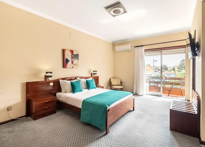 Colmeia Hotel Monte Real