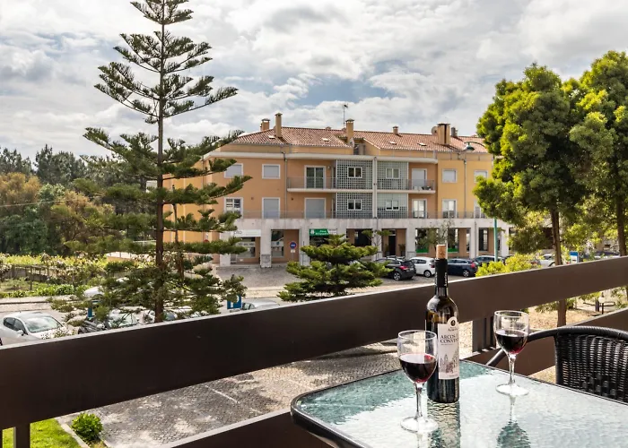 Colmeia 3* Monte Real